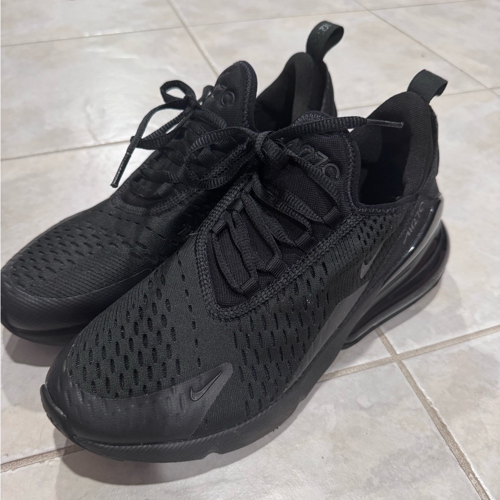 Nike Women's Black Air Max Sneakers